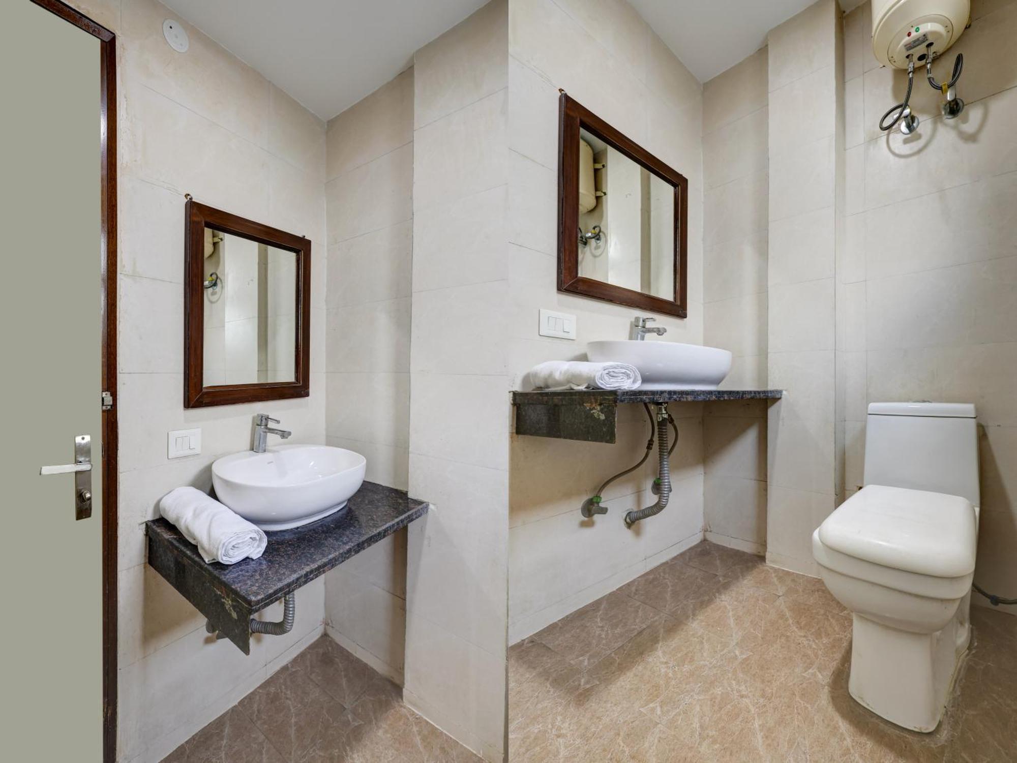 Hotel Aron By The Premium Villa New Delhi Exterior photo