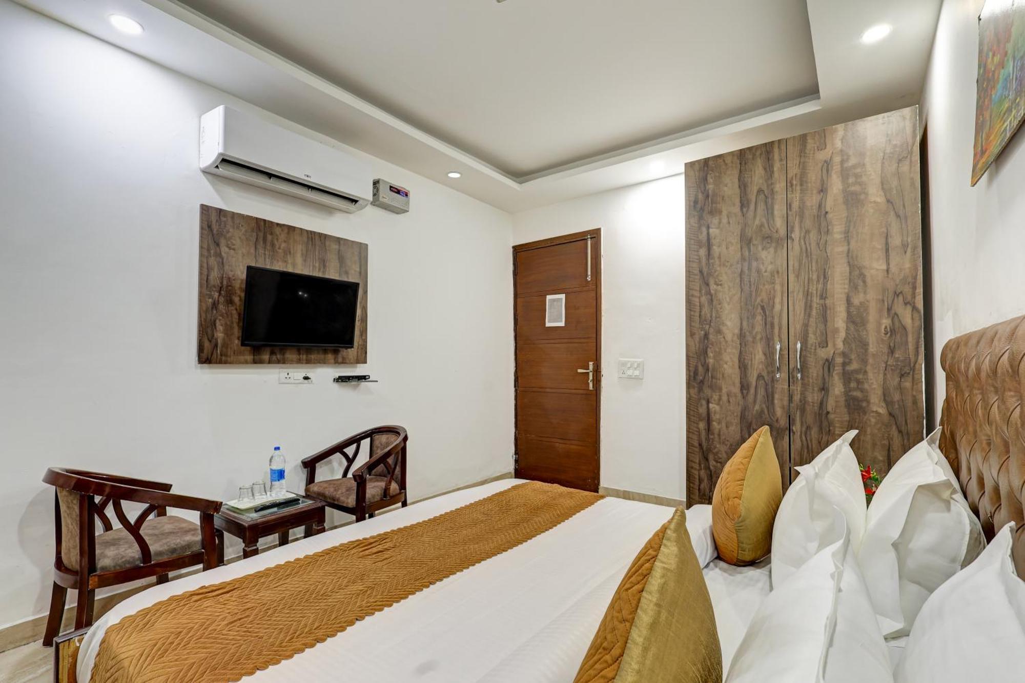 Hotel Aron By The Premium Villa New Delhi Exterior photo