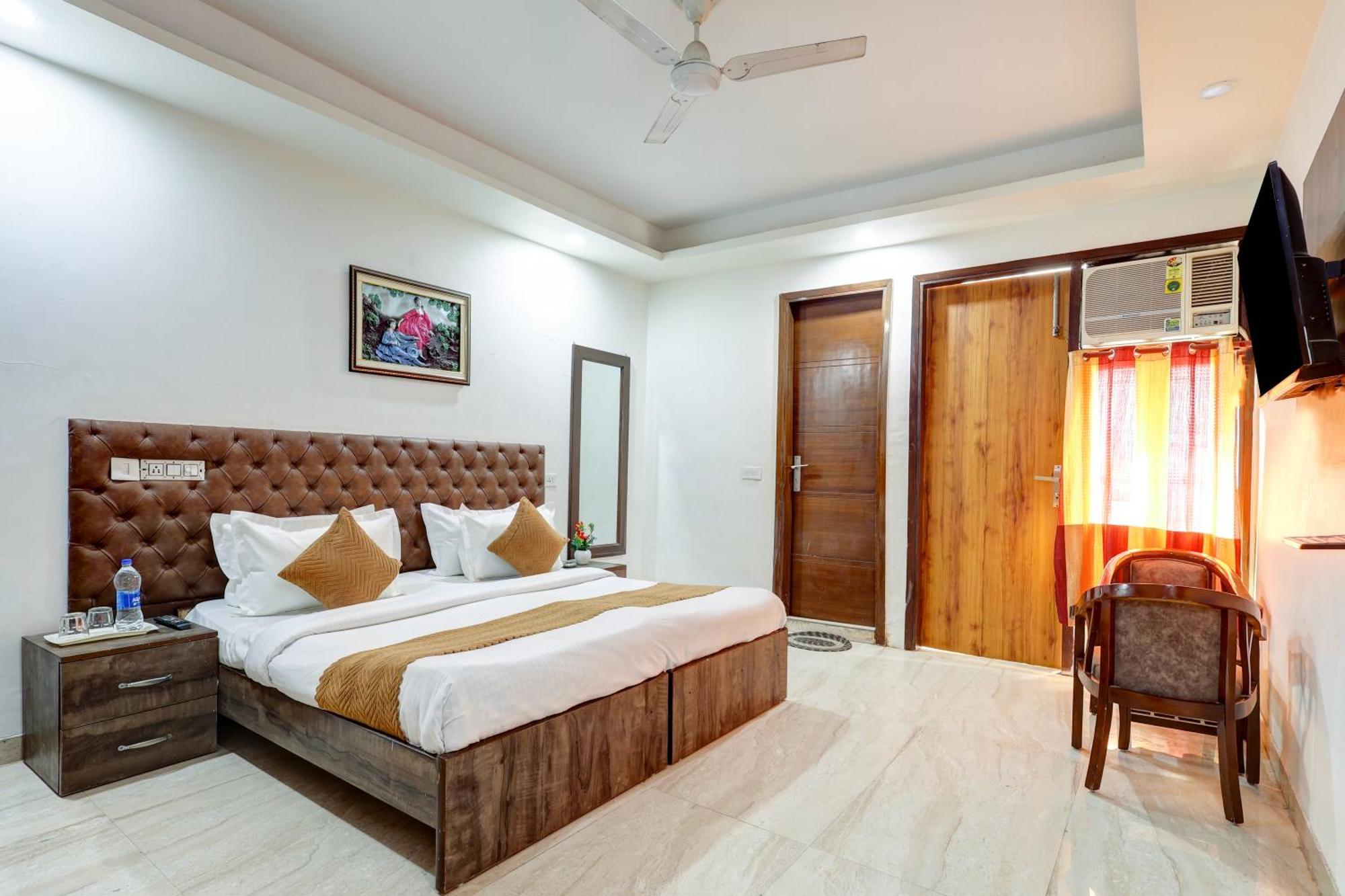 Hotel Aron By The Premium Villa New Delhi Exterior photo