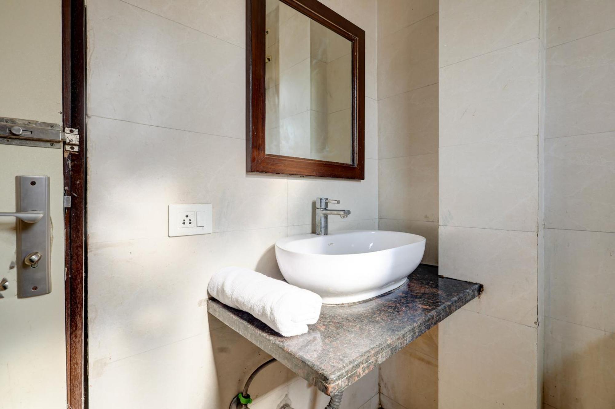 Hotel Aron By The Premium Villa New Delhi Exterior photo